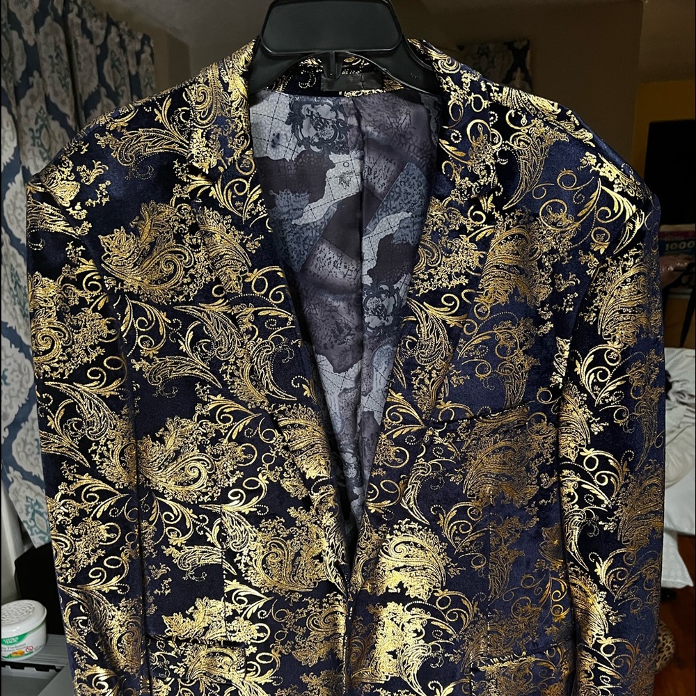 Nice blazer only worn once like  new